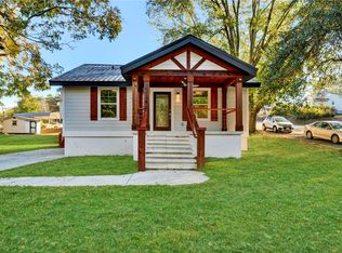 317 Pendleton St, Pickens, SC 29671