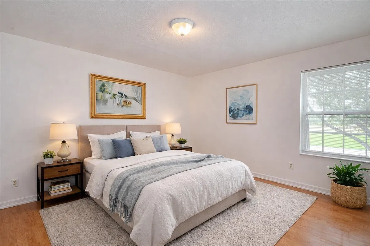 Building Photo - 5554 N Braeswood Blvd #137