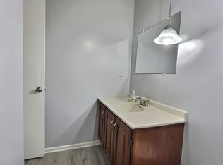 865 Edward St, Wheeling, IL 60090