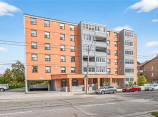 23 Main St #507, Hamilton, ON L9H2P7