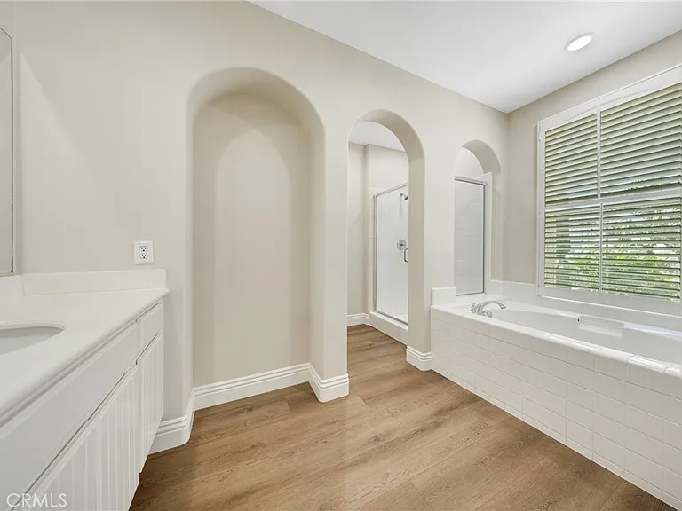 2 Gardengate Ln — Photo 34