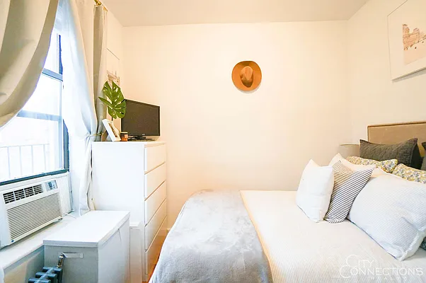 Rented by City Connections Realty | media 12