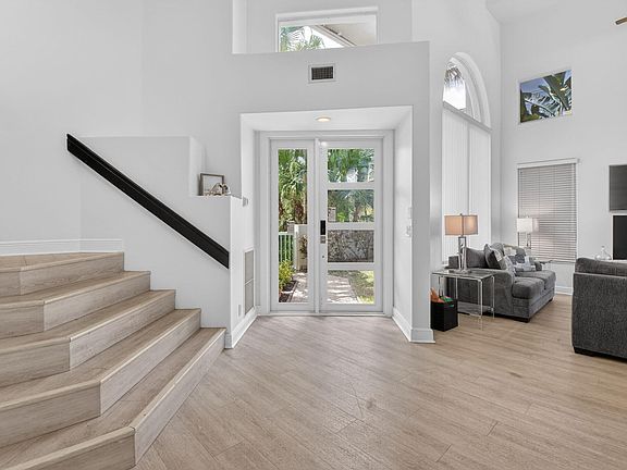 2nd image of 7825 Travelers Tree Drive