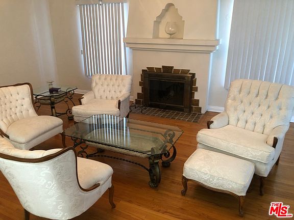 3rd image of 3146 W 75th St
