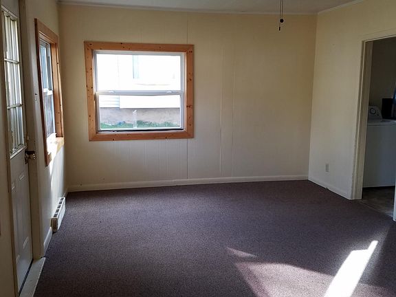 5th image of 521 E Margaret St
