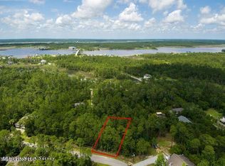 15 Holly Point Dr, Pass Christian, MS 39571