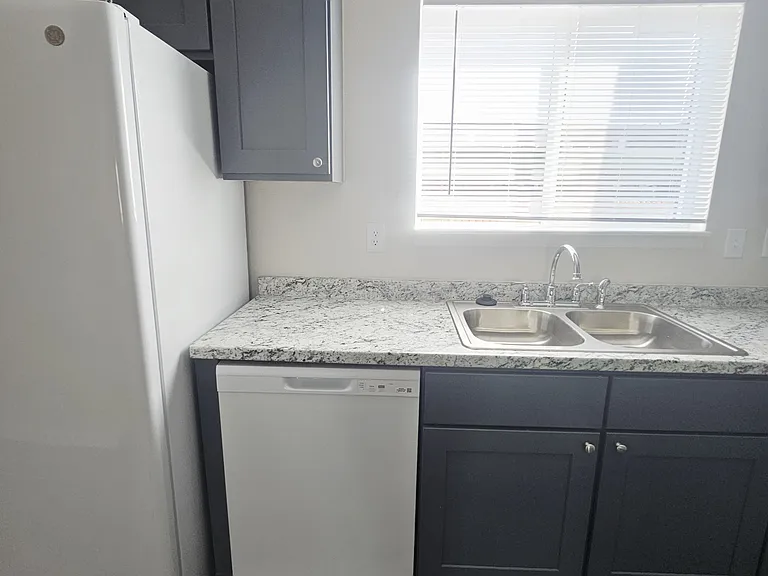 1130 S Reed St #F4 — Photo 3