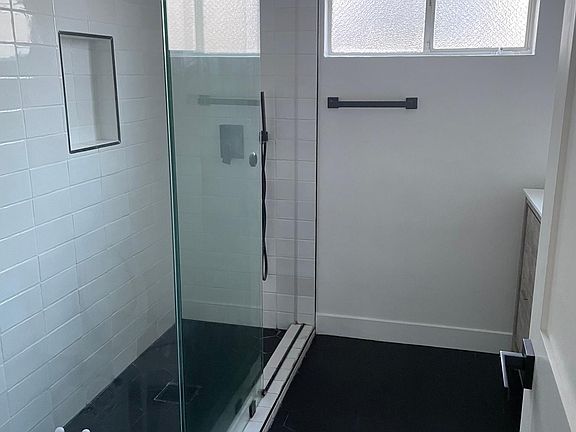 2nd image of 929 N Stanley Ave #6