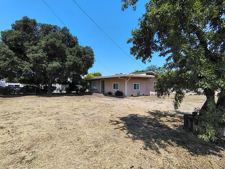 1351 Leonard Ave #A — Photo 5