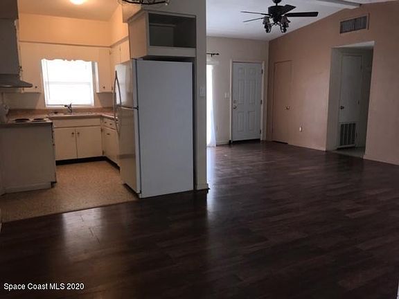 2nd image of 109 S Hilltop Dr