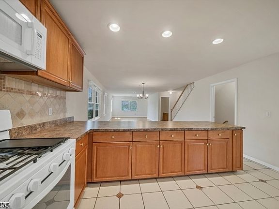 3rd image of 83A Springfield Ave #A