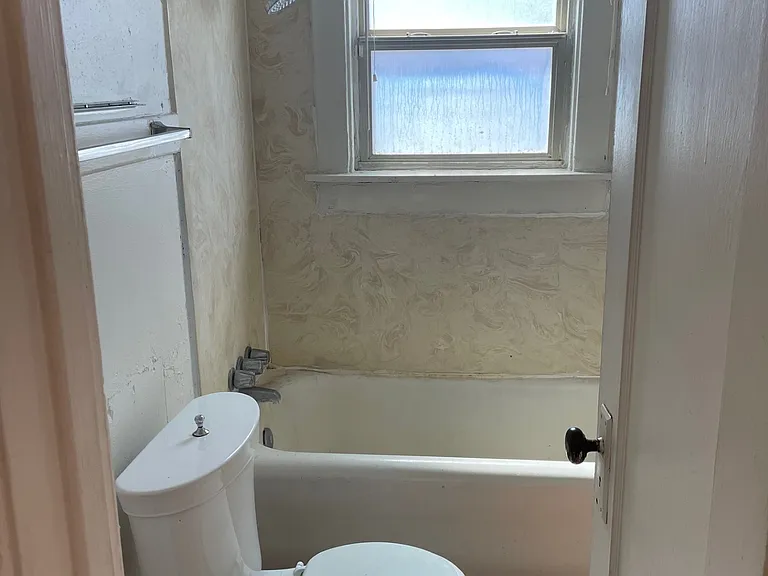 334 N Vine Ave — Photo 5