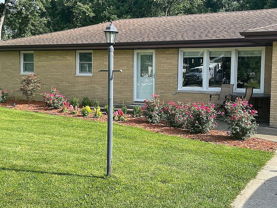1st image of 1056 Green Acres Ln