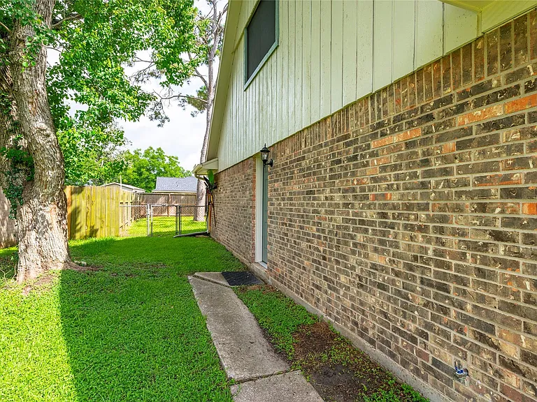 5110 Tashkent Dr — Photo 37