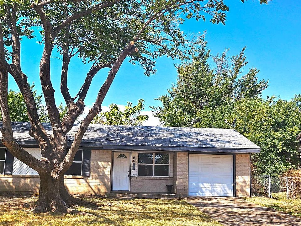1st image of 1321 E Park Dr