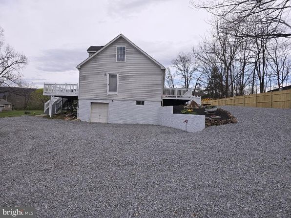 94 Moreland Ct, Paw Paw, WV 25434
