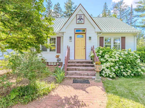 910 S Center Ave, Merrill, WI 54452