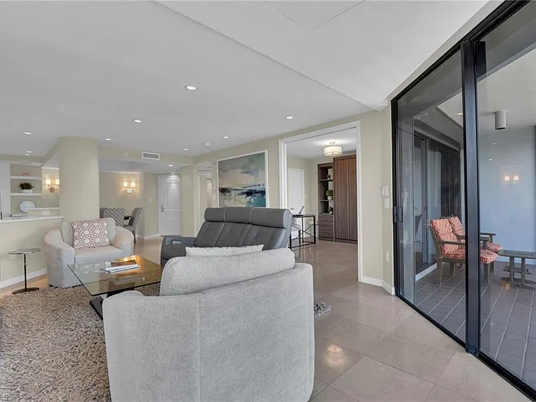 4751 Gulf Shore Blvd N #3 — Photo 9