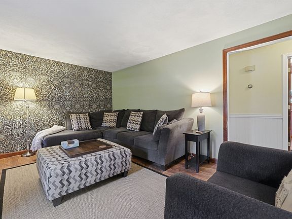 5th image of 251 Totman St