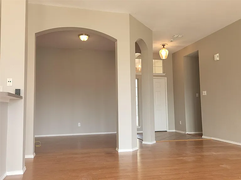 11203 Newberry Dr — Photo 18