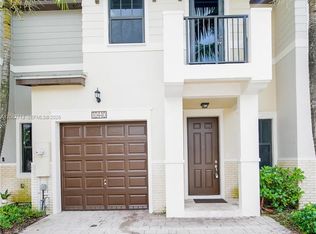 10440 NW 61st Ln, Doral, FL 33178