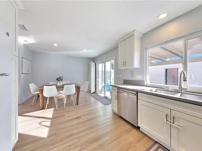 4646 Minorca Way — Photo 4