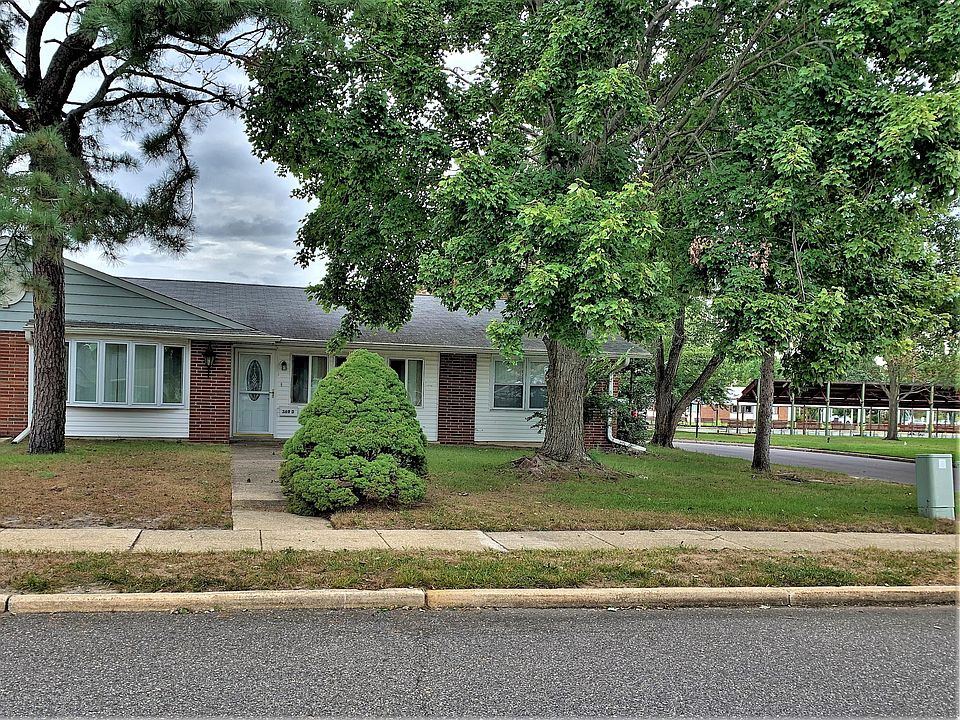 1st image of 369D Portsmouth Dr #1004