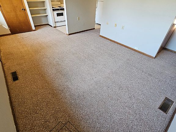 2nd image of 102 8th Ave NW #14-B