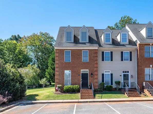 824 Wiggington Rd Unit 300, Lynchburg, VA 24502