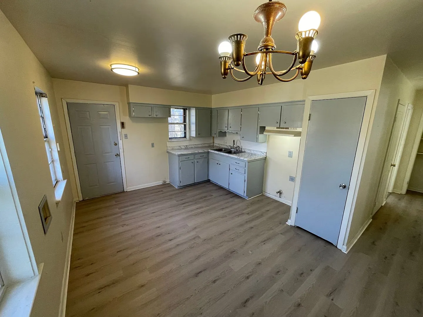 Remodeled 2 Bedroom Home — Photo 3
