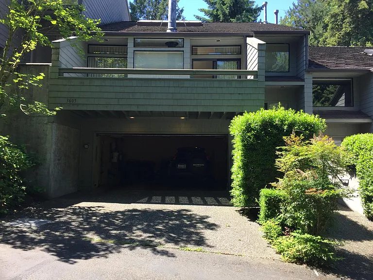 Street garage