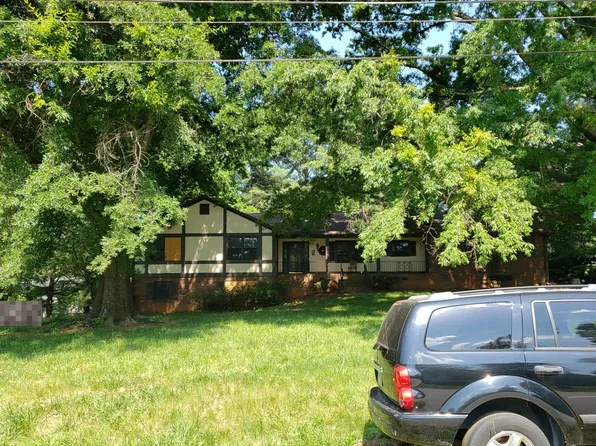 4610 Duffer Ct, Pfafftown, NC 27040