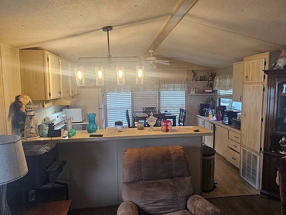 5th image of 45 Wintergreen Dr