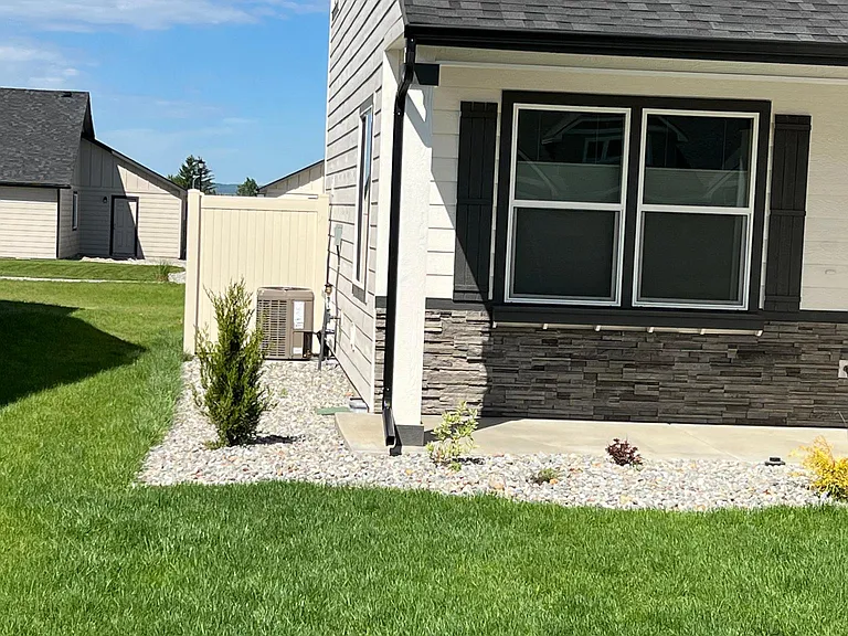 3921 Lynn St — Photo 21