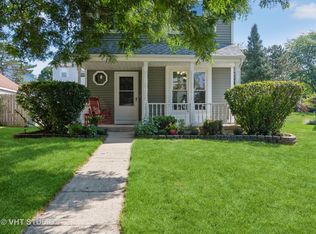 1030 Manchester Crse, Geneva, IL 60134