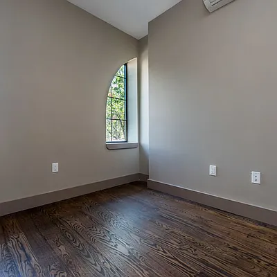 Rented by Nooklyn NYC LLC | media 16