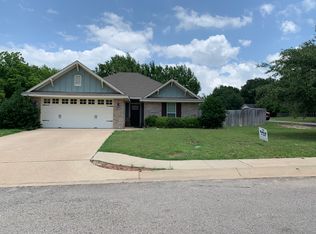 301 Rita Dr, Lindale, TX 75771
