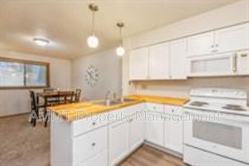 1st image of 740 Westwinds Dr APT 2