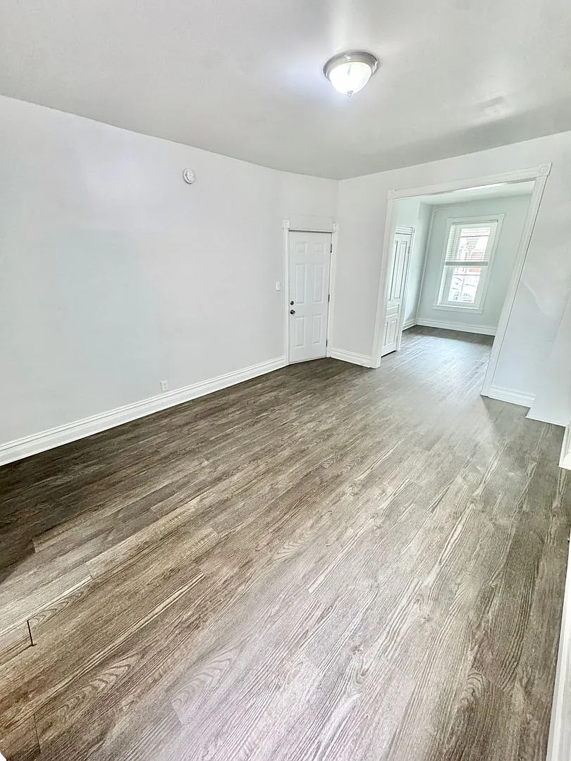 1410 W Turner St — Photo 4