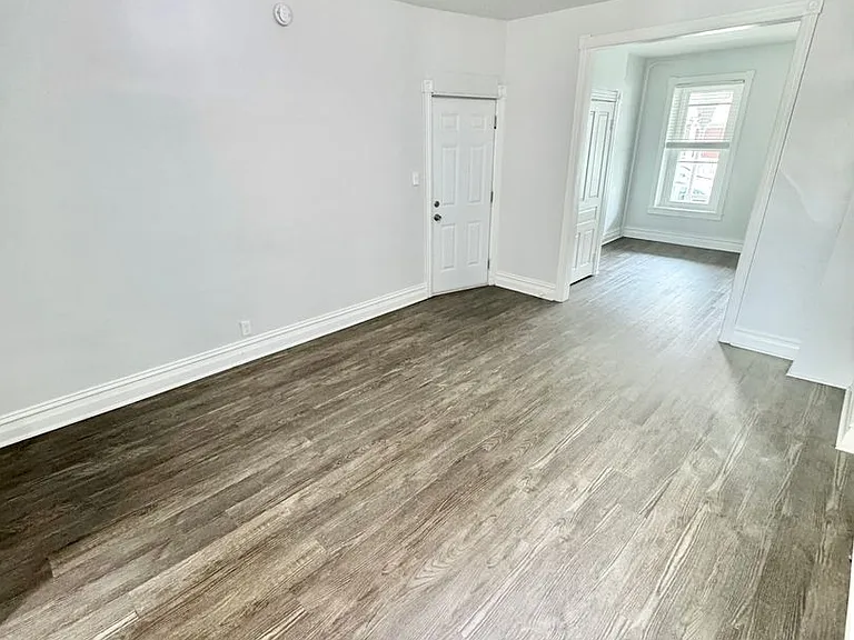 1410 W Turner St — Photo 4