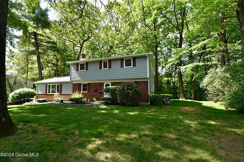 3rd image of 21 Glenwood Drive