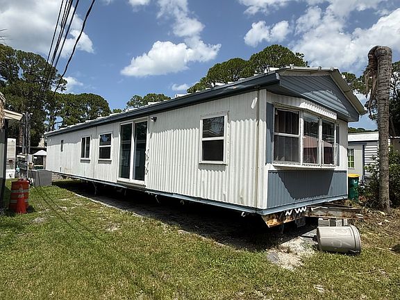 2nd image of 4115 Aurora Rd #9