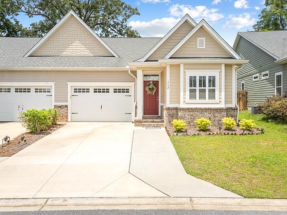3rd image of 712 Sydney Dr