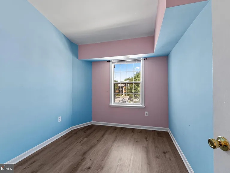 6901 Victoria Dr #I — Photo 17