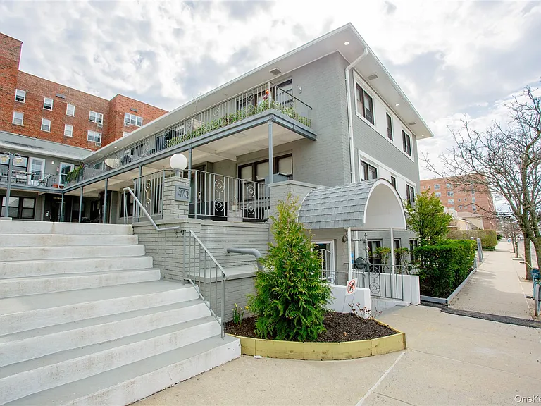 470 E Broadway #A8 — Photo 3