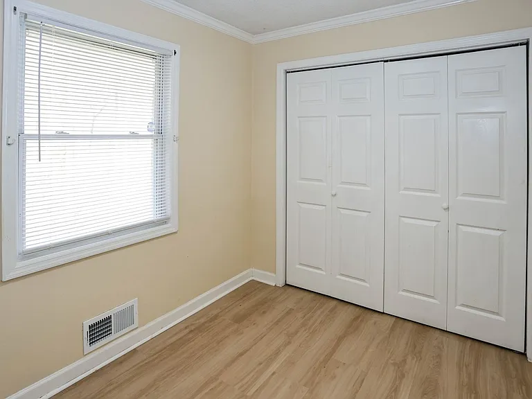 3165 Laura Ln — Photo 12