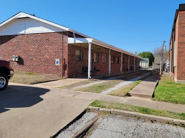 1218 W Broadway St #C, Collinsville, OK 74021