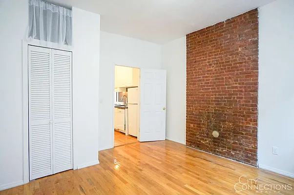 Rented by City Connections Realty | media 10