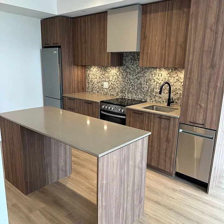 10 Lagerfeld Dr #314