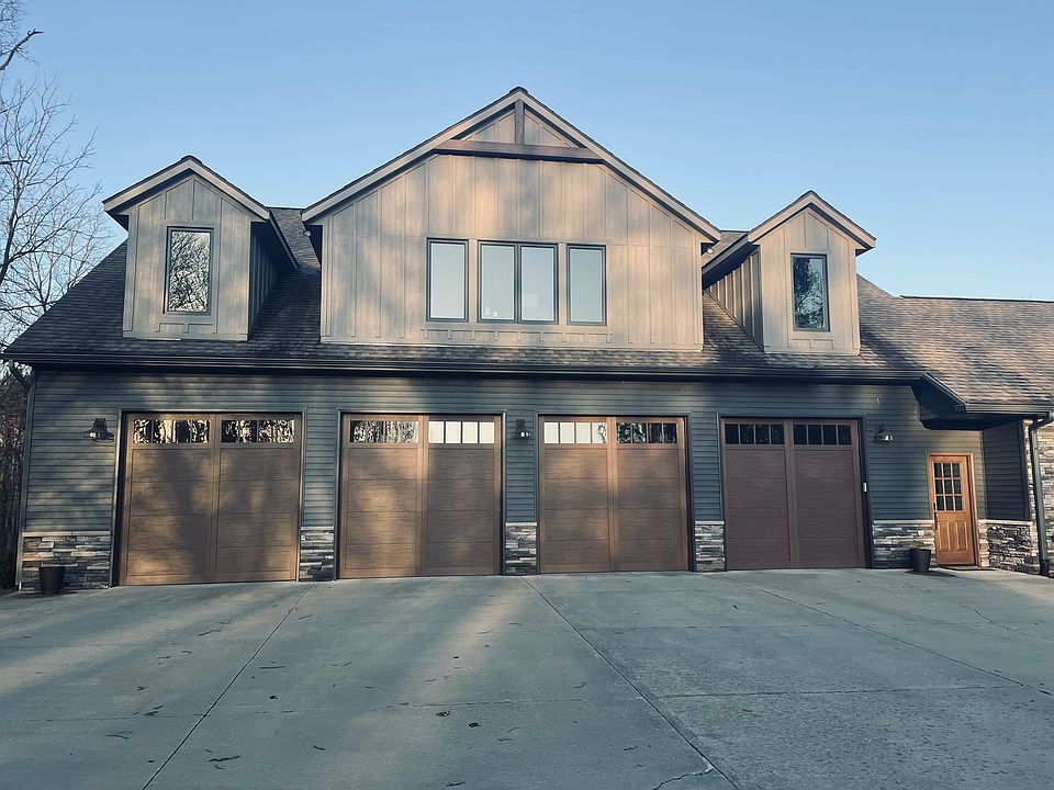 The Loft space is 2067 sf over the garage.
